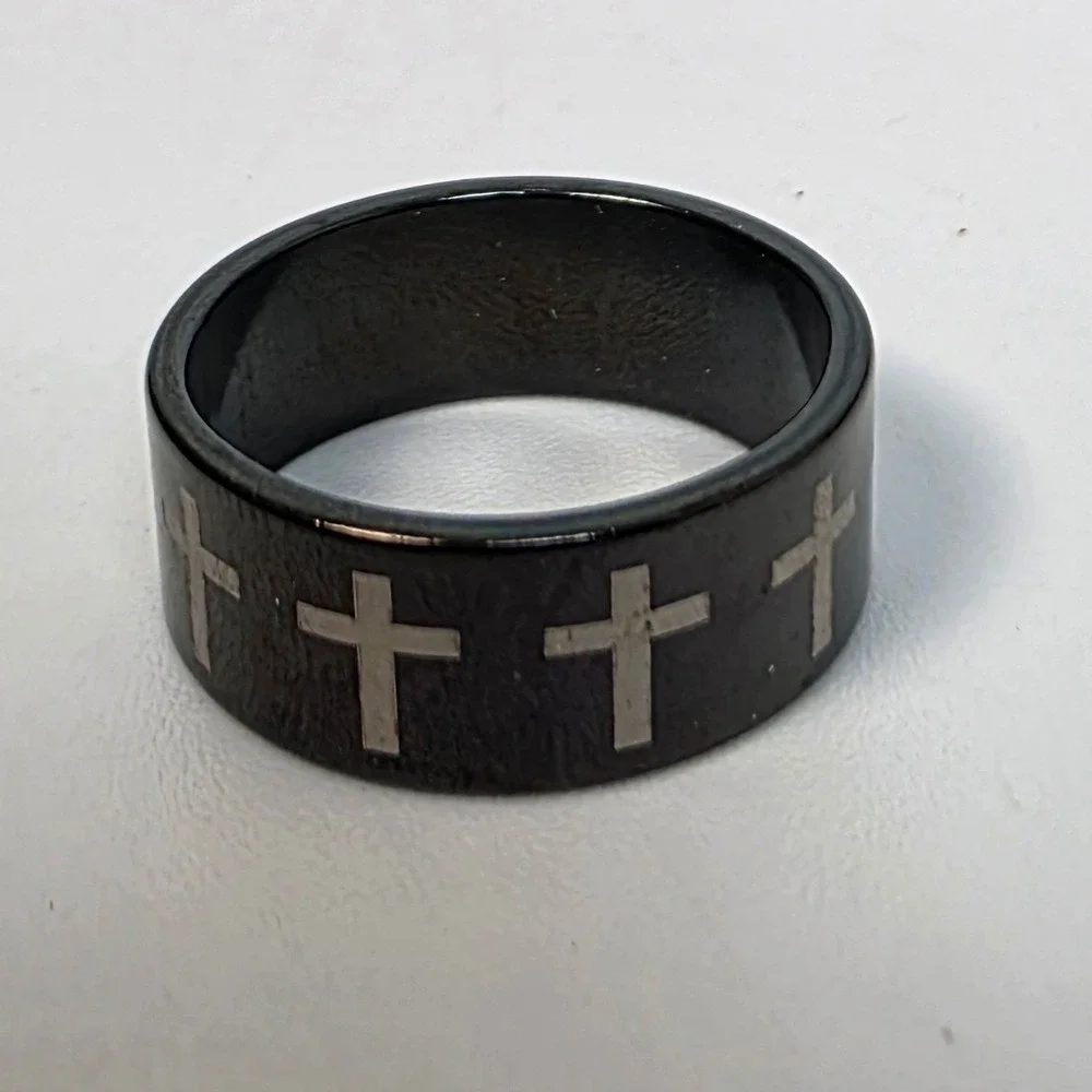 Mens Black Stainless Steel Cross Band Ring Gothic Religious Size 6.25‎ 8mm Wide